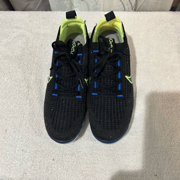 Nike Air VaporMax 2021 FK
Size 8 Obsidian/Lemon/Racer Blue/Black - Picture 5 of 7